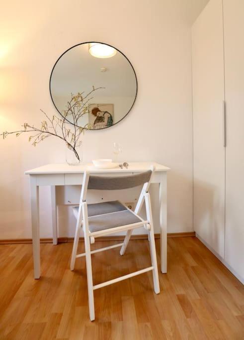 Schickes In Mit Terrasse Appartement